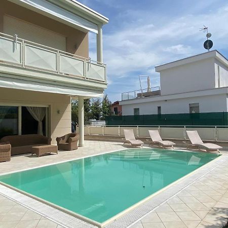 The Diamond - Luxury Villa With Private Pool 파뎅게술가르다 외부 사진